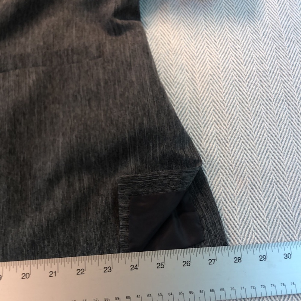 EMILY 18 W BLAZER JACKET GRAY Pit to Pit 23 1/2" Preworn top button is uneven - Picture 10 of 12